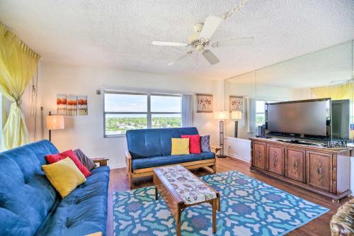 Spacious Satellite Beach Condo with Balcony!