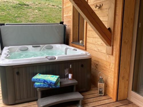 Appartement T3 à Morzine avec Jacuzzi Privatif, Proche Navettes, 8 Pers.