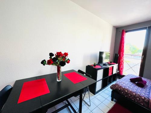 Φωτογραφία από το άλμπουμ του Le Red Escape à 15min du centre avec parking privé gratuit στην Ανεσί
