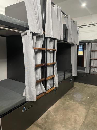 Μια τηλεόραση ή/και κέντρο ψυχαγωγίας στο Wanderlust Hostel & Home Stay