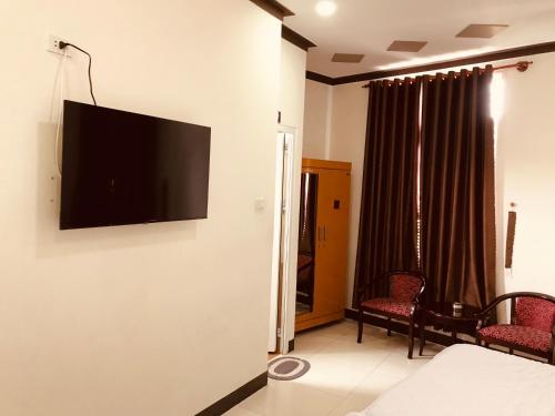 Televisyen dan/atau pusat hiburan di Khách sạn Thu Thảo