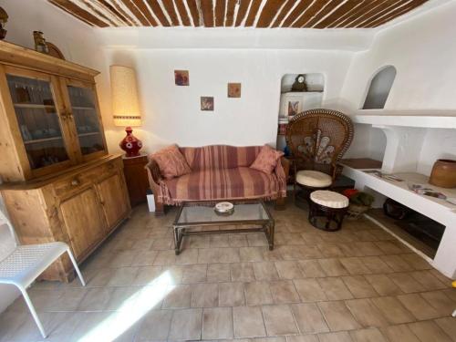 Photo de la galerie de l'établissement Charmante petite maison de village au centre, à Correns