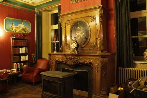 Khu vực ghế ngồi tại Manoir de Tromcourt