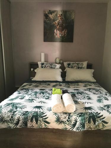 Postel nebo postele na pokoji v ubytování GRAND T2 TOUT CONFORT , EMPLACEMENT IDEAL