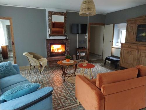 Charmante maison avec cheminée, grand jardin et boxe chevaux