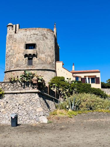 Edificio en el que se encuentra el hostal o pensión