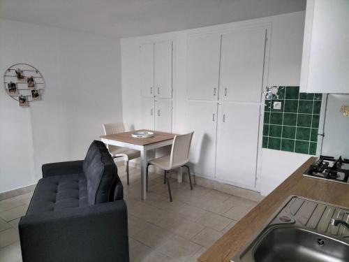 Photo de la galerie de l'établissement agréable maison de vacances en Charente-Maritime, à Arvert