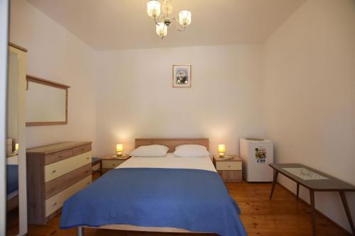 Apartments and Rooms Jakov