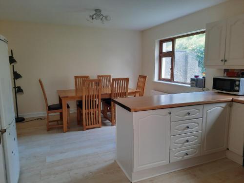 Gallery image of Modern Town House in Sligo
