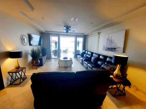 Gallery image of Stunning oceanfront condo on usable Sandy Beach in Rosarito