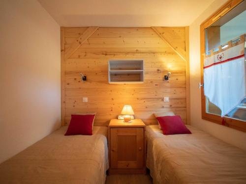 Posteľ alebo postele v izbe v ubytovaní Appartement cosy 4 pers avec balcon à Valmorel - FR-1-291-880