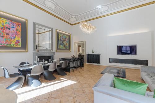 Cavour 83 Prestige House by 360Rentals