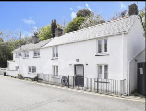Charming 2-Bed Cottage in Wadebridge Cornwall – Photos 3