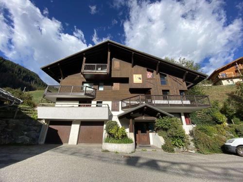 Superbe duplex avec balcon, terrasse et garage, 3 chambres, internet - FR-1-342-222