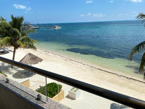 SUNSET BEACH FRONT APARTMENT – Photos 5