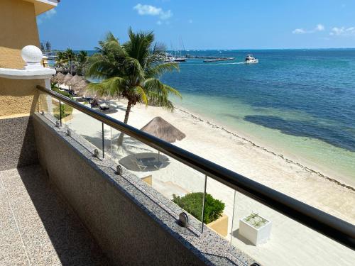 SUNSET BEACH FRONT APARTMENT – Photos 4