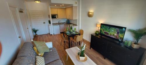Apartment in BenalBeach 5 pools