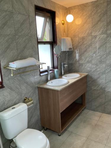 Koupelna v ubytování Zebi Ecolodge