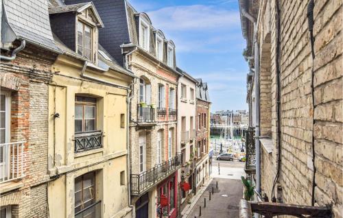 Beautiful apartment in Dieppe with WiFi and 3 Bedrooms