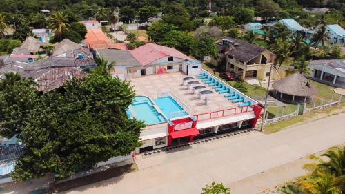 an overhead view of a building with a pool at Hotel Playa Divina in Coveñas