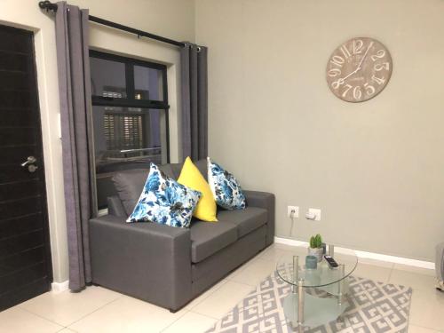 Posezení v ubytování Meridian Suite Apartments in Umhlanga Ridge