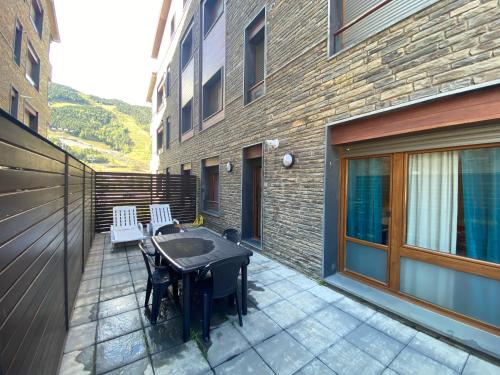  P&C Sol Tarter -  Room  picture :   Shower    Bath    Kitchenette                           