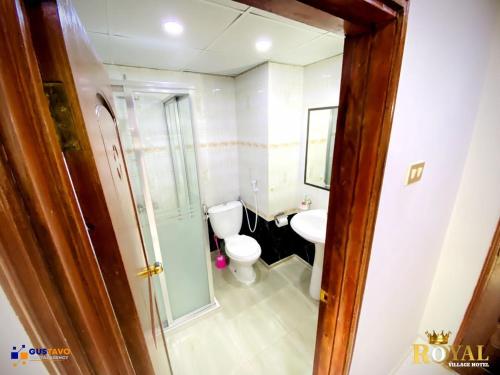 Een badkamer bij Royal Village Hotel
