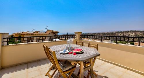Charming Apartment MZ11 with beautiful coastal views Aphrodite Hills Resort