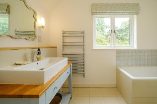 ห้องน้ำของ Greenacres - Aldeburgh Coastal Cottages