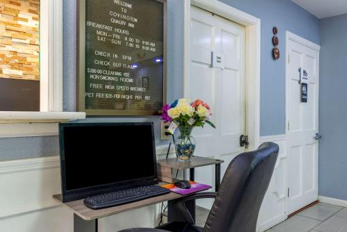 Televisyen dan/atau pusat hiburan di Quality Inn Covington