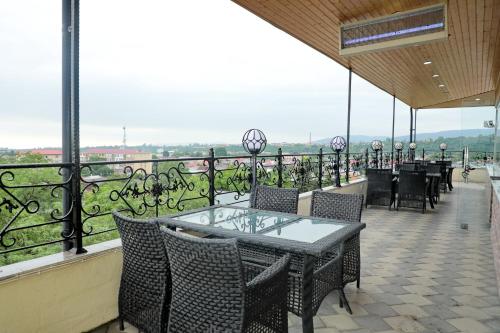 Un balcón o terraza en Shahdag Quba & Truskavets