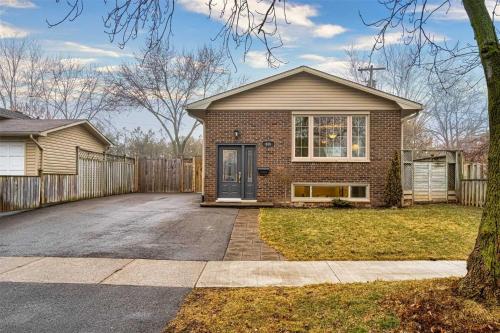 Chamberlain Bungalow - 2 Units