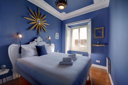 3-Bedroom Apartment with River Views by LovelyStay