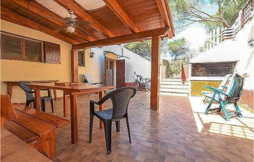 Nice apartment in Sorso with WiFi and 2 Bedrooms