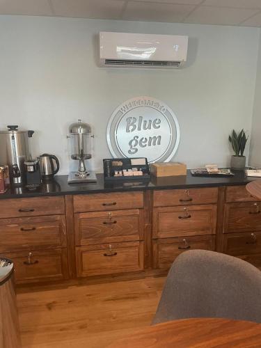 Kuchyň nebo kuchyňský kout v ubytování BlueGem Motel