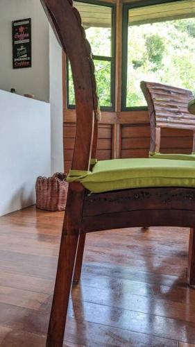 Zona de estar de Shankton Harbour 3 Bedroom 4 Bathroom Beach House w Private BEACH SEA path