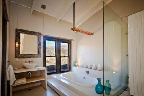 O baie la Vrisch Gewagt Boutique Self-Catering Olive Farm