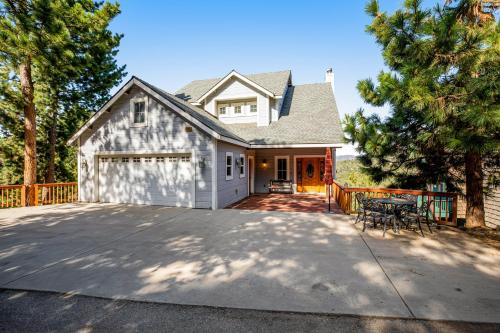 Ridgeline View Retreat – Photos 2