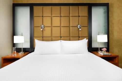 Katil atau katil-katil dalam bilik di Millennium Hotel Broadway Times Square