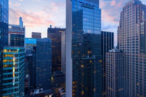 Pemandangan umum bagi New York atau pemandangan bandar yang diambil dari hotel