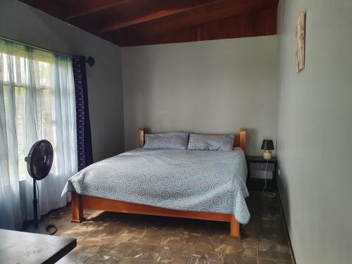 Katil atau katil-katil dalam bilik di Casa Eva Lodging Costa Rica