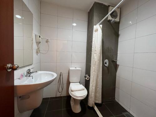 Koupelna v ubytování SSL Traders Hotel