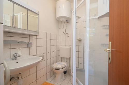 Koupelna v ubytování Apartments by the sea Prizba, Korcula - 9276