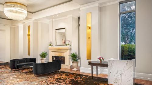 Area soggiorno di InterContinental Buckhead Atlanta by IHG