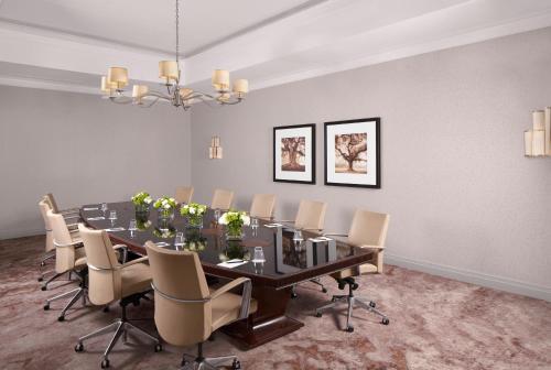 Area soggiorno di InterContinental Buckhead Atlanta by IHG