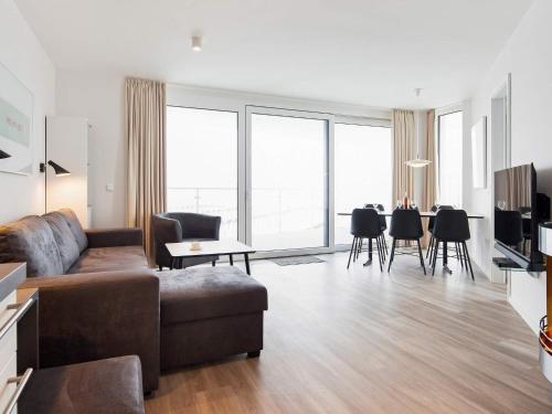 Una televisión o centro de entretenimiento en 6 Personen Ferienhaus in Wendtorf