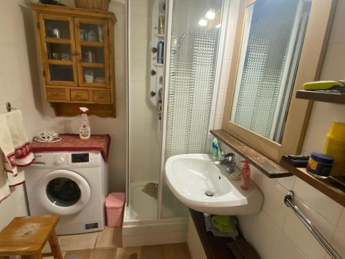 Kupatilo u objektu Appartement Montgenèvre, 3 pièces, 6 personnes - FR-1-445-183