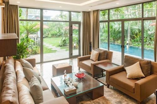 Posezení v ubytování Flamingos Đại Lải Resort - Villa 2 Phòng Ngủ CBT