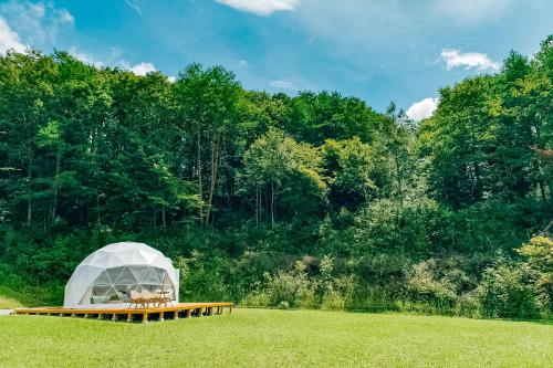 Příroda nedaleko luxury tent