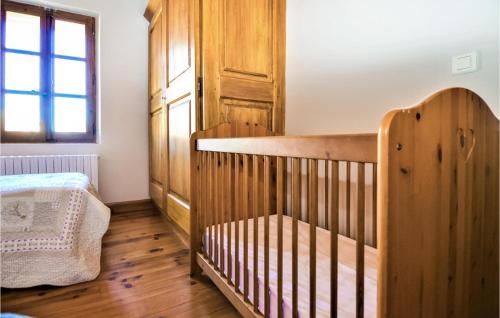 Ένα ή περισσότερα κρεβάτια σε δωμάτιο στο Nice Home In Maillane With Wifi
